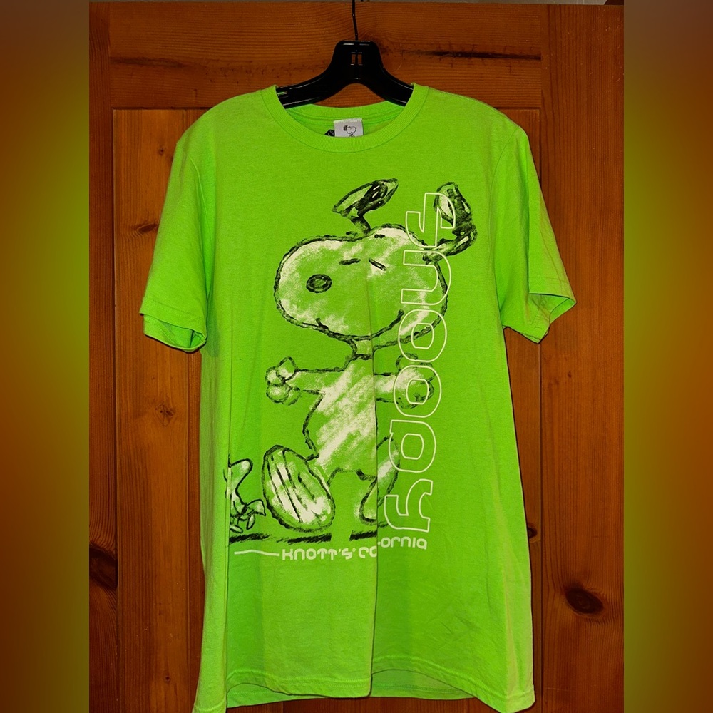 Green knots Berry farm Snoopy women T-Shirt-lightly worn size medium